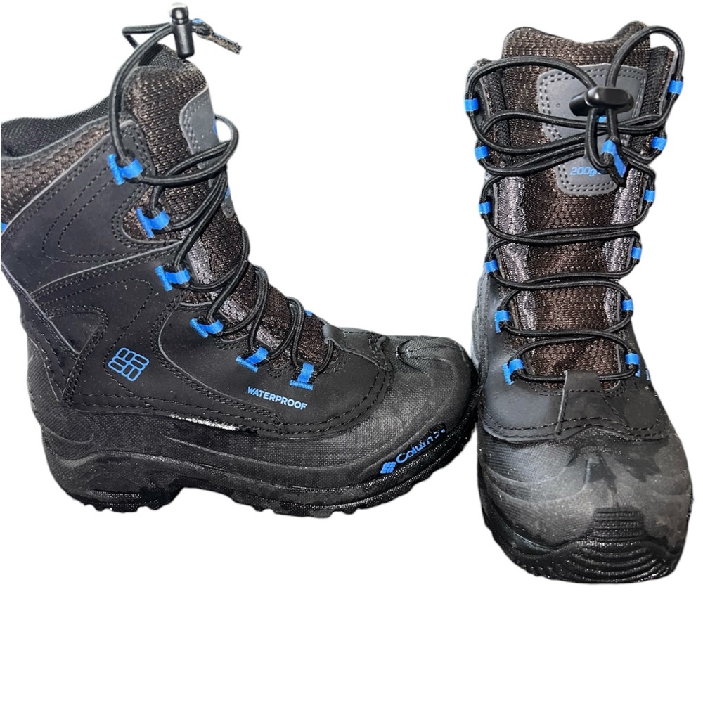 Boys Winter Columbia boot. Used but in excellent condition. Nice waterproof